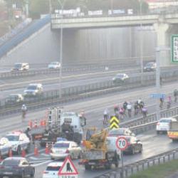 İstanbul&rsquo;da bisiklet yarışı nedeniyle kapatılan yollar trafiğe a&ccedil;ıldı