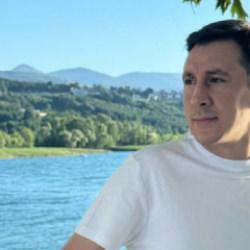 Kocaeli'de &ouml;l&uuml;m seyir halindeyken yakaladı! Rahatsızlanan s&uuml;r&uuml;c&uuml; kazada &ouml;ld&uuml;