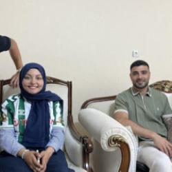 Konyaspor'un yıldızlarından kanser tedavisi g&ouml;ren taraftara ziyaret
