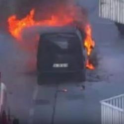 Mecidiyek&ouml;y&rsquo;de ara&ccedil; yangını 