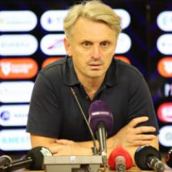 Orhan Ak: Her şey aslanın ağzında