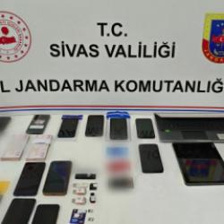 Sivas merkezli 7 ilde siber dolandırıcılık operasyonunda 5 tutuklama