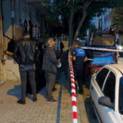 Sultangazi'de korkutan &ccedil;atlak! 2 apartman tedbir ama&ccedil;lı boşaltıldı 