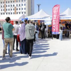 Kayseri B&uuml;y&uuml;kşehir'den &uuml;niversite &ouml;ğrencilerine sıcak karşılama