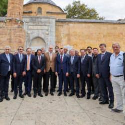 TBMM Başkanı Kurtulmuş Ahi Evran-ı Veli Camii ve T&uuml;rbesi&rsquo;ni ziyaret etti