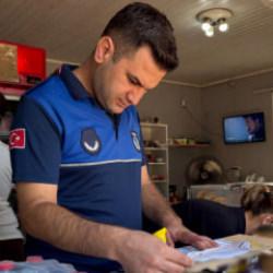  Mersin&rsquo;de okul kantinlerine denetim: Tarihi ge&ccedil;miş &uuml;r&uuml;nler imha edildi