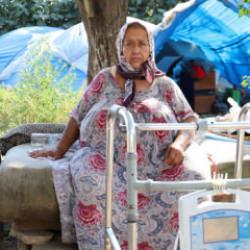 Karnından 40 kilogram kitle &ccedil;ıkartılan kadın: &Ouml;l&uuml;m&uuml; beklerken hayata d&ouml;nd&uuml;m