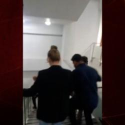 Deprem anı ve sonrası kamerada: Sarsıntı başlar başlamaz dışarı fırladılar!