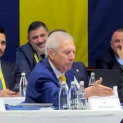 Aziz Yıldırım'dan genel kurulda sert a&ccedil;ıklama: "Parayı yemişsiniz"