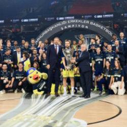 Bakan Bak'tan Fenerbah&ccedil;e'ye tebrik