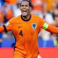 Hollandalı yıldız 'İş y&uuml;k&uuml; fazla' diyerek FIFA'ya tepki g&ouml;sterdi!