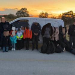 Edirne&rsquo;de durdurulan ara&ccedil;ta 15 ka&ccedil;ak g&ouml;&ccedil;men yakalandı