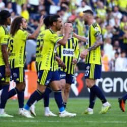 Fenerbah&ccedil;e'de 13 futbolcuya milli davet!