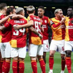 Galatasaray&rsquo;ın yeni yıldızı T&uuml;rkiye&rsquo;ye alışıyor! Kebap itirafı dikkat &ccedil;ekti