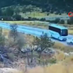 Gaziantep&rsquo;teki 7 kişinin &ouml;ld&uuml;ğ&uuml; feci kaza anı kameralara yansıdı