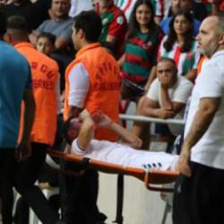 İzmir derbisinde sakatlanmıştı! 21 yaşındaki oyuncu sezonu kapattı