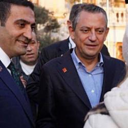 &Ouml;zg&uuml;r &Ouml;zel'e b&uuml;y&uuml;k şok! İnan G&uuml;ney tercihini yaptı