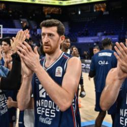 Pota derbisinde kazanan Anadolu Efes