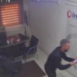 Şanlıurfa'daki 5,4'l&uuml;k deprem anı kamerada