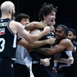 S&uuml;per Kupa'da finaldeler! Cedi Osman eski takımını yıktı