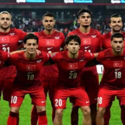 2 futbolcu A Milli Takım kampından ayrıldı!