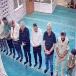 Trabzon'da y&uuml;rekleri ısıtan g&ouml;r&uuml;nt&uuml;: 5 yaşındaki Altan'ın imam sevgisi kamerada