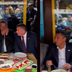 &Ouml;zg&uuml;r &Ouml;zel yedi vatandaş yağmur altında seyretti!  O anlar tepki &ccedil;ekti