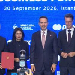 Bakan Bayraktar Almanya&rsquo;nın g&ouml;beğinde ilan etti: Avrupa krizdeyken T&uuml;rkiye rekor kırdı!