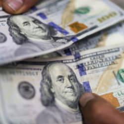 H&uuml;k&uuml;met duyurdu: ABD'nin komşu &uuml;lkeye yeni dolar sevkiyatı