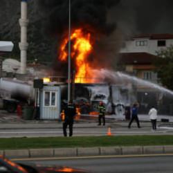 Denizli'de akaryakıt istasyonunda tanker yangını: Ekipler m&uuml;dahale ediyor