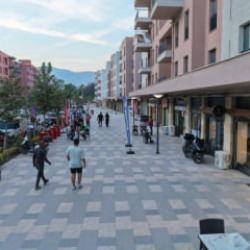 Depremlerde yıkımın yaşandığı Atat&uuml;rk Caddesi yeniden hareketlendi