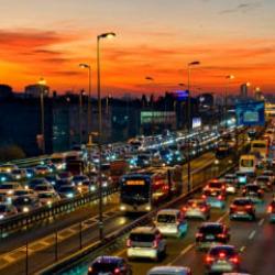 İstanbul'da trafik kilit noktasına yaklaştı