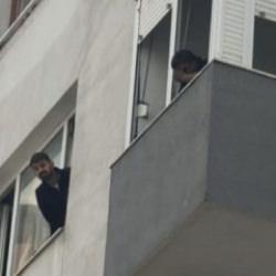 İstanbul'da 8 katlı binada yangın: Mahsur kalanlar var!