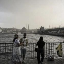İstanbul'da hava birden değişecek! Sağanak bitti ama bu kez fena &uuml;ş&uuml;tecek!