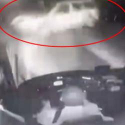 Malatya'da 2 kişinin &ouml;ld&uuml;ğ&uuml; kaza kamerada