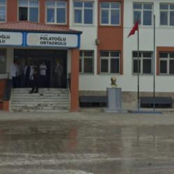 &Ouml;ğrenci, okula t&uuml;fekle geldi! Anında m&uuml;dahale edildi
