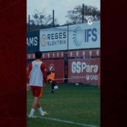 Okan Buruk'tan antrenmanda jeneriklik gol!