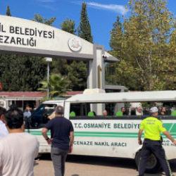 Osmaniye'de saldırıda &ouml;len &ouml;ğretmen toprağa verildi 