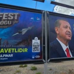 Şanlıurfa'da Teknofest heyecanı: Başkan G&uuml;lpınar caddeleri billboardlarla donattı