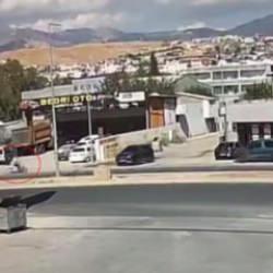 Silopi'de feci kaza kamerada: Otomobil 15 yaşındaki &ccedil;ocuğun &uuml;zerinden ge&ccedil;ti