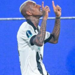 Talisca 2. ma&ccedil;ında 2. gol&uuml; attı! Ma&ccedil;ın adamı se&ccedil;ildi