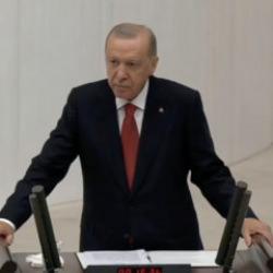TBMM&rsquo;de dikkat &ccedil;eken an: Erdoğan salona girdiğinde CHP ve Yeni Partililer ayağa kalkmadı