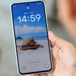 Telefon devinden &uuml;zen karar: Resmen kaldırıldı! 2'sinde birden olmayacak