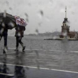 Yağış geri d&ouml;n&uuml;yor! Meteoroloji'den İstanbul'a son dakika uyarısı