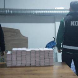 20 ilde su&ccedil; &ouml;rg&uuml;t&uuml; operasyonu: Evin bodrumunda 3 milyon TL ele ge&ccedil;irildi