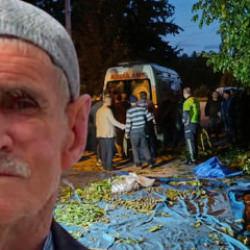 78 yaşındaki adam ceviz ağacından d&uuml;ş&uuml;p &ouml;ld&uuml;