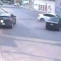 Meksika'da kanlı pusu: G&uuml;peg&uuml;nd&uuml;z infaz kamerada