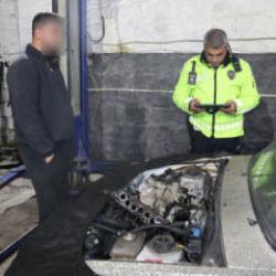 Nevşehir'de şoke eden olay! Drift cezasından ka&ccedil;mak i&ccedil;in aracını par&ccedil;aladı