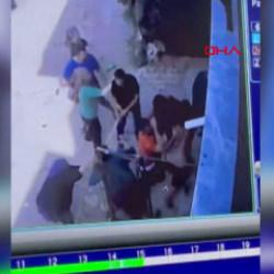 Adana&rsquo;da &ccedil;ocuk g&uuml;r&uuml;lt&uuml;s&uuml; kavgası kanlı bitti: Zincir ve sopalarla saldırdılar!