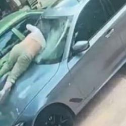 Ankara'da dehşet g&ouml;r&uuml;nt&uuml;: Otelin 6. katından otomobilin &uuml;zerine d&uuml;şt&uuml;